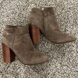Tory Burch Women's Natural Leena Suede Mid Heel Booties